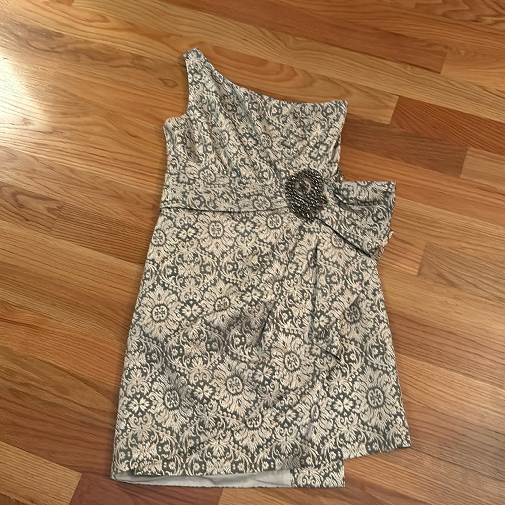 Kay Unger size 14 one shoulder brocade dress